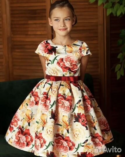 Детское нарядное платье 146