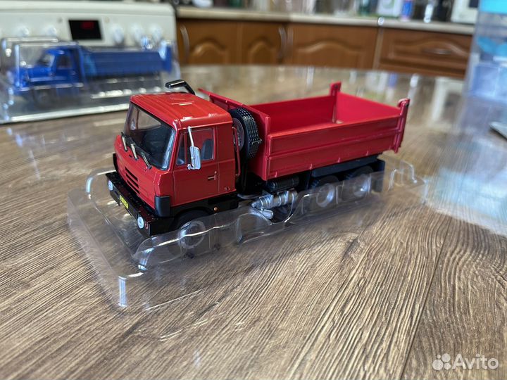 Модель автомобиля Tatra 815S3 самосвал