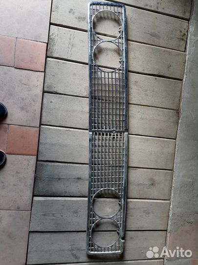 Продаю решотку декоративную на ваз 2103