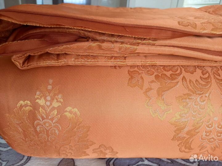 Комплект для спальни: покрывало, две наволочки