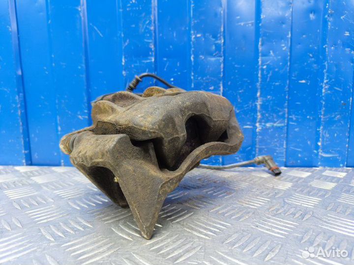 Суппорт передний левый Mercedes-Benz C-Class W202