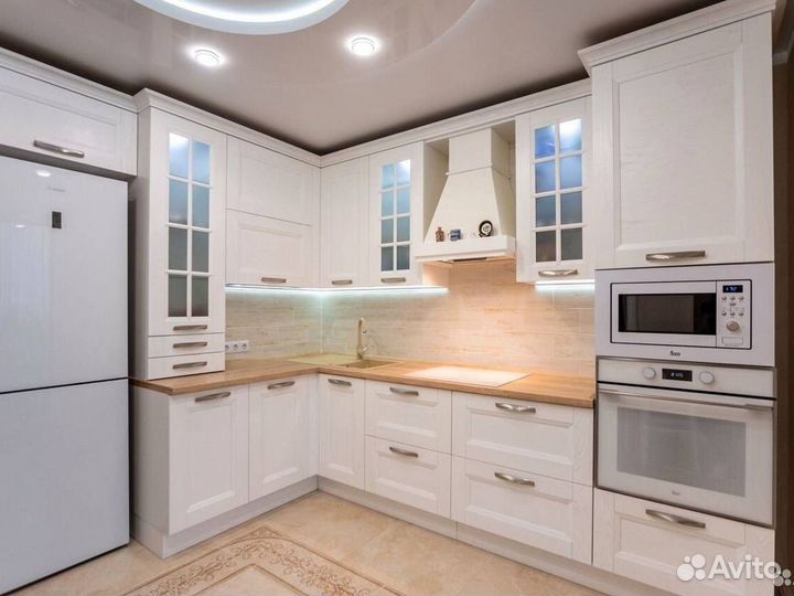 Современная кухня на заказ с островом