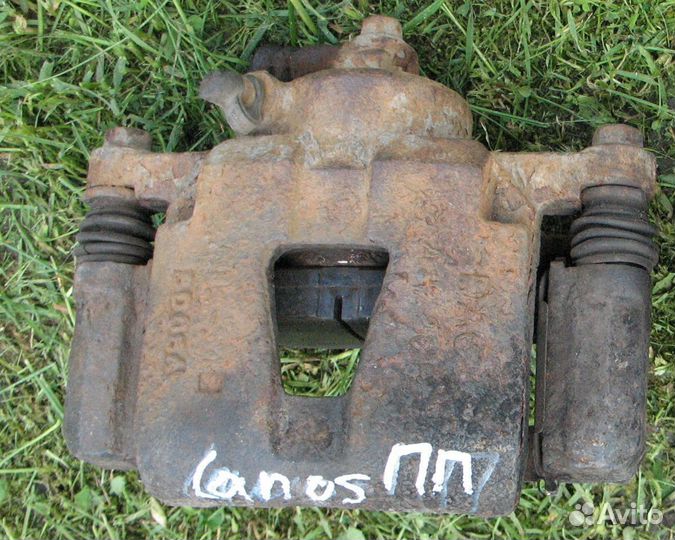 Правый передний суппорт Chevrolet Lanos