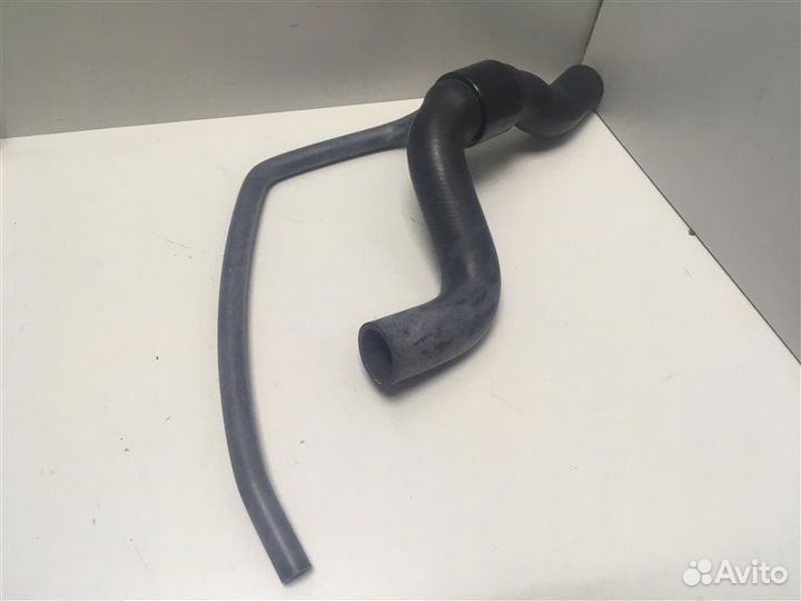 Патрубок охлаждения радиатора Audi 100 C4