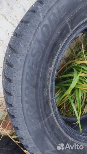 Bridgestone Blizzak Spike-02 205/65 R15 94T