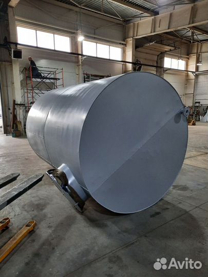 Емкость 10 кубов под воду и гсм Резервуар Цистерна