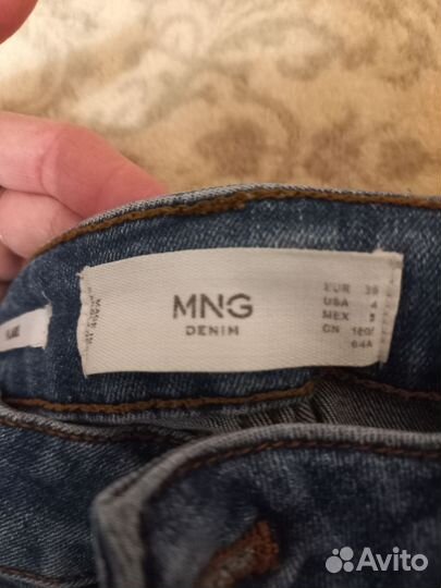 Джинсы женские mango