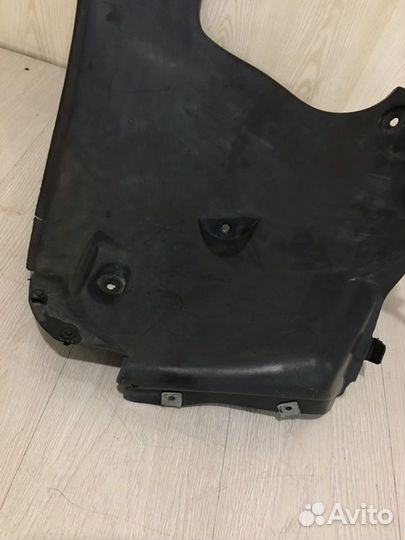 Подкрылок передний правый Mercedes Benz E300 W211