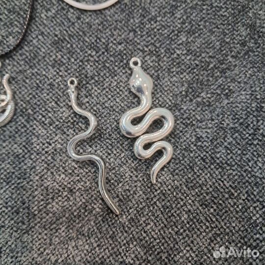 Змейка подвеска на шнурке