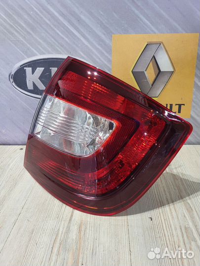 Фонарь задний Skoda rapid Прав