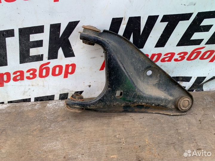 Рычаг передний левый Renault Logan