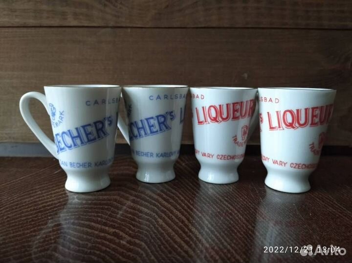 Маленькие рюмочки и стаканы для коктеля