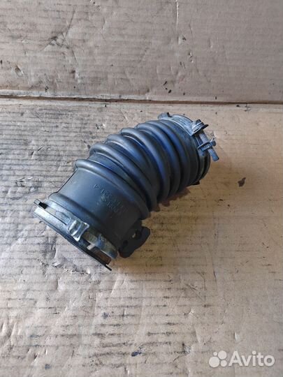 Патрубок воздушного фильтра Mazda 6 GG 2005