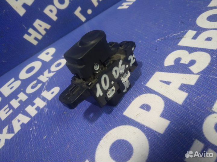 Кнопка стеклоподъемника Hyundai Solaris 1 седан