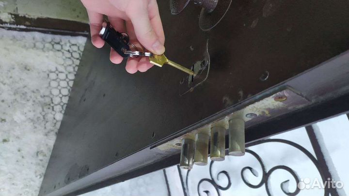 Ремонт установка дверного замка вскрытие замка