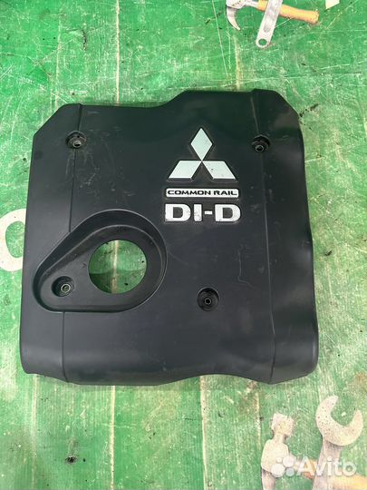 Декоративная крышка двигателя Mitsubishi