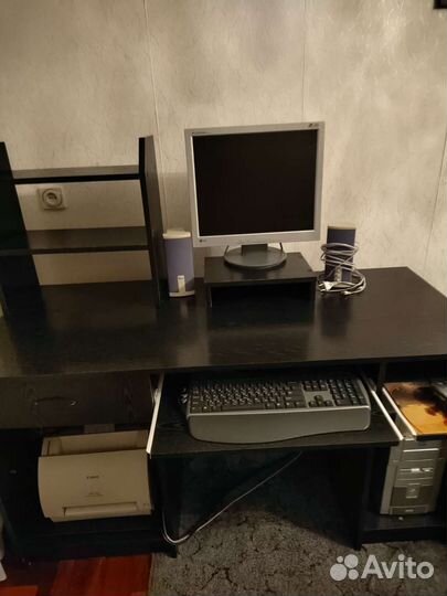 Компьютерный стол