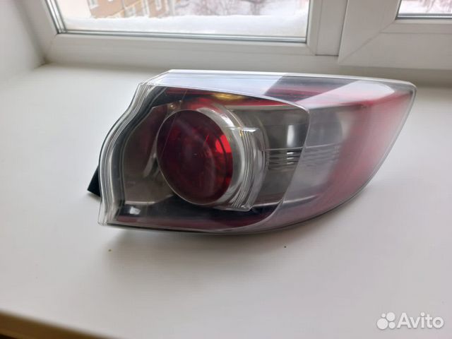 Задний правый фонарь оригинал на Mazda 3 BL