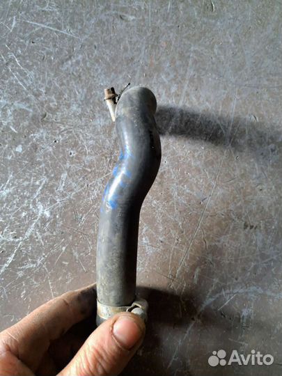 Патрубок охлаждения Mercedes W140