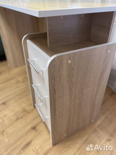 Стол письменный