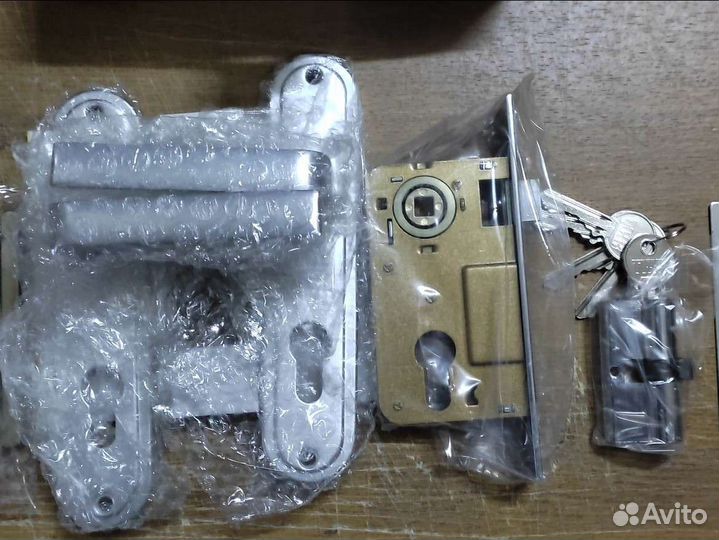 Ручка tixx с замком и цилиндром