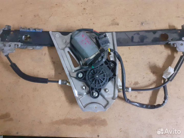 Стеклоподъемник задний левый Mercedes-Benz W220