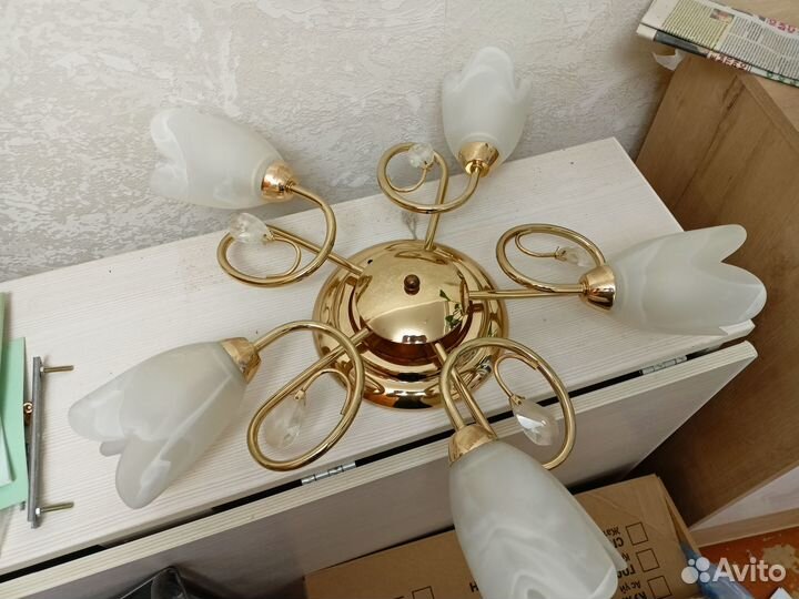 Продаю люстры