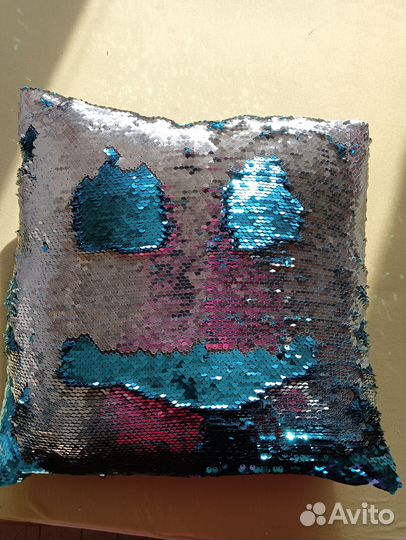 Подушка с пайетками