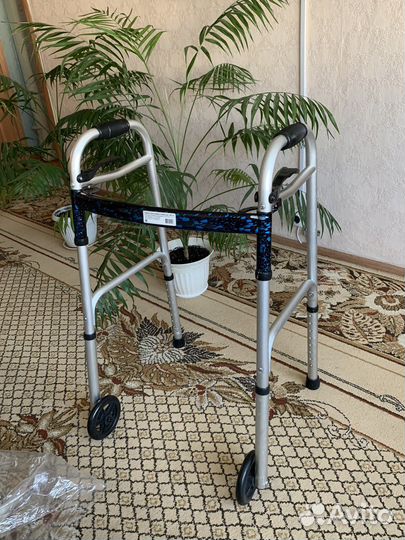 Ходунки для взрослых на колесах