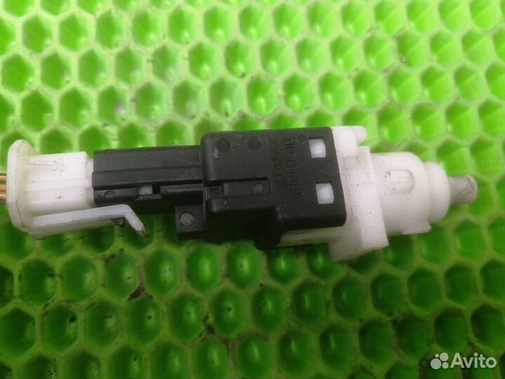 Датчик включения стоп-сигнала Fiat Albea