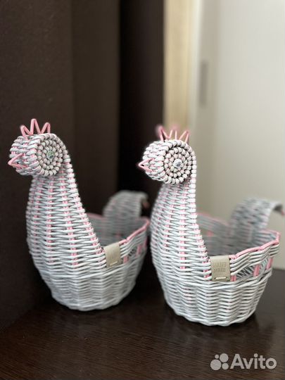 Плетеная пасхальная корзина для кулича для яиц