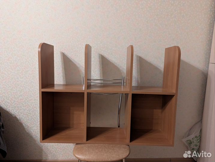 Полка настенная книжная