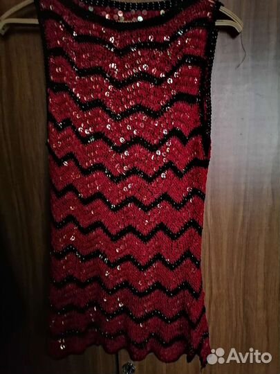 Нарядный жилет сьполетками 44-46