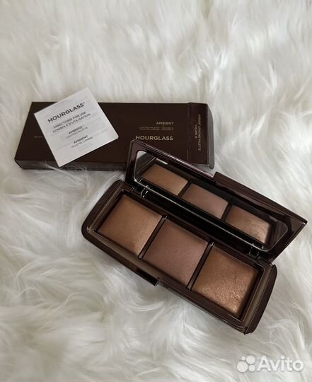 Палетки для лица Hourglass
