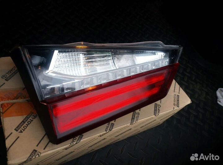 Фонарь задний левый внутренний Lexus RX 4