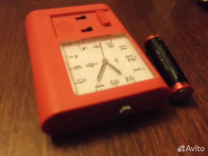 Часы-будильник Луч СССР