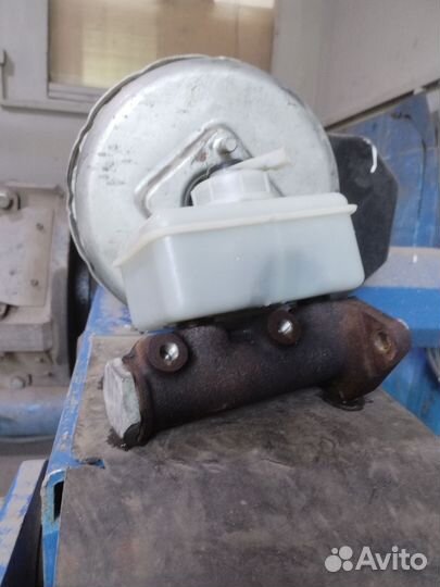 Вакумник с главным цилиндром на Газель