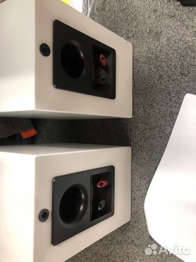 Полочная акустика Martin Logan Motion 15i Matte Wh