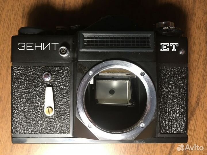 Зеркальный пленочный фотоаппарат Зенит ET