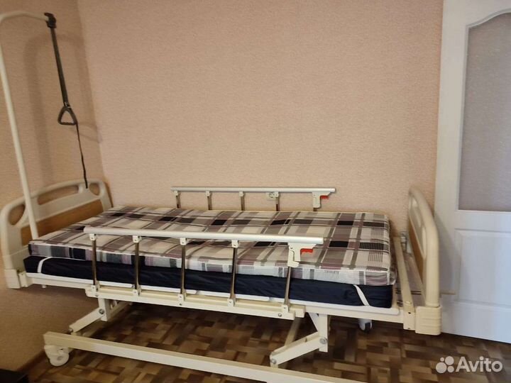 Медицинская кровать