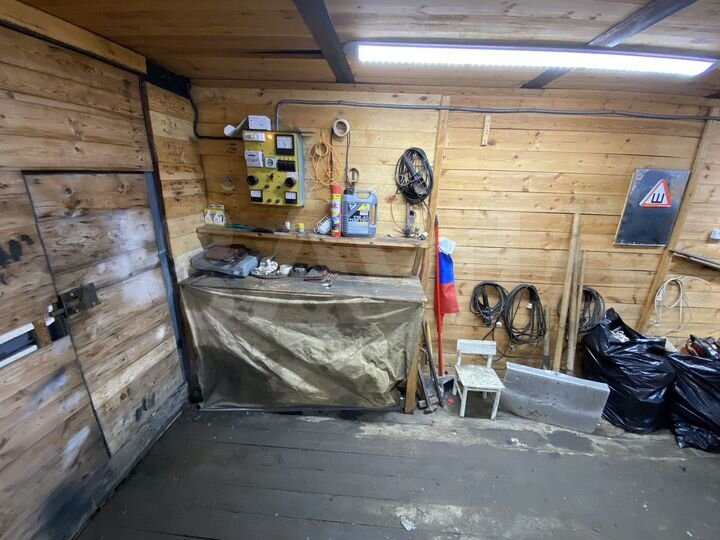 Гараж, > 30 м²