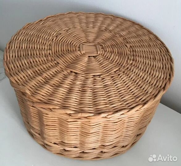 Корзина плетеная с крышкой