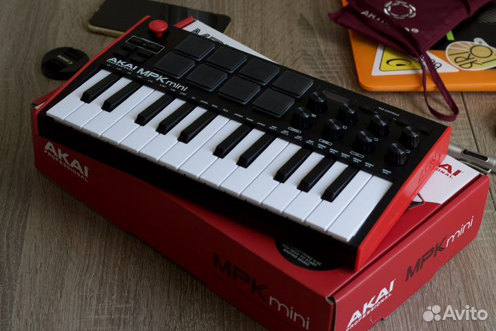 Миди клавиатура Akai pro mpk mini mk3