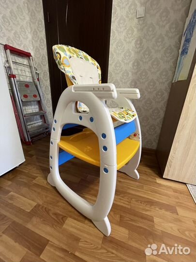 Детский стульчик для кормления