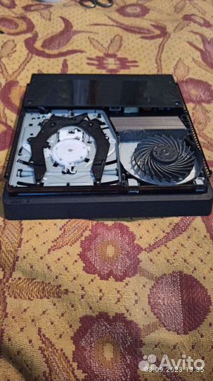Sony playstation 4 slim