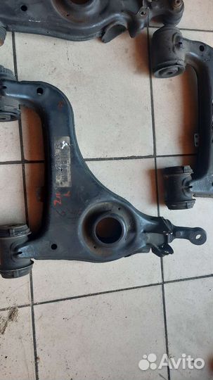 Рычаги передний нижний правый на mercedes w210