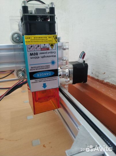 Лазерный гравер по дереву