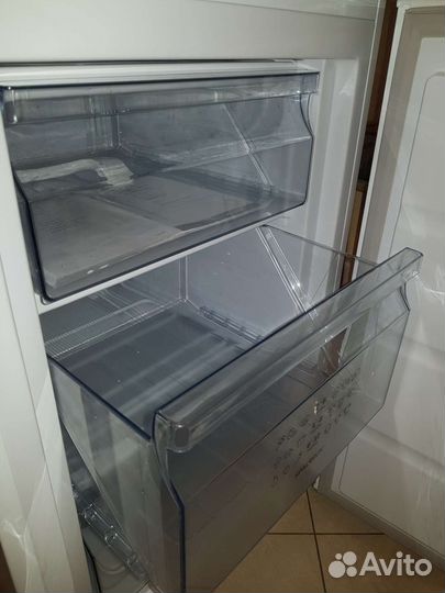 Морозильный шкаф