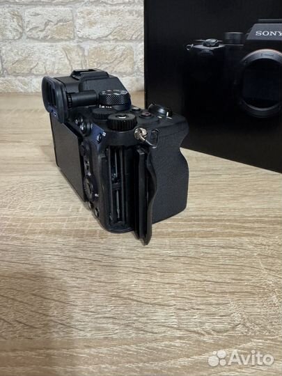 Камера Sony A7m4 body