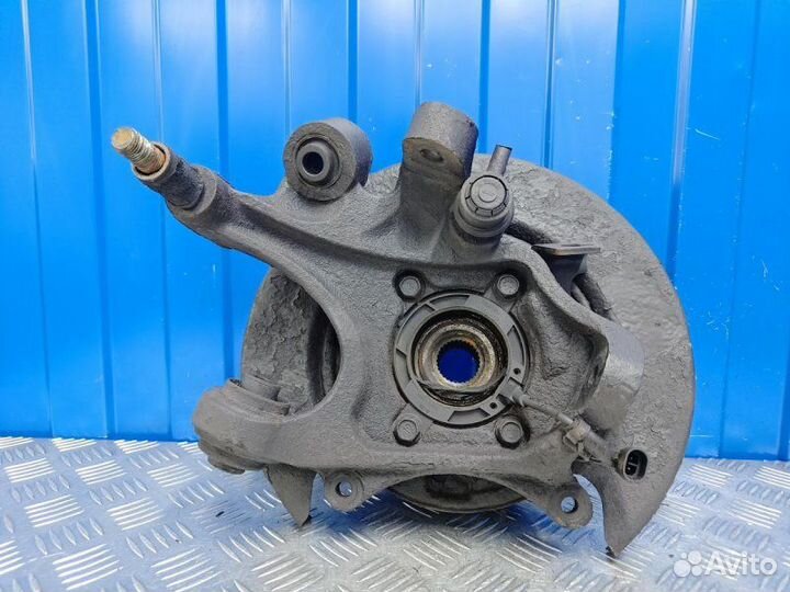 Кулак задний правый Kia Sorento 2 XM 2.2 D4HB 2009